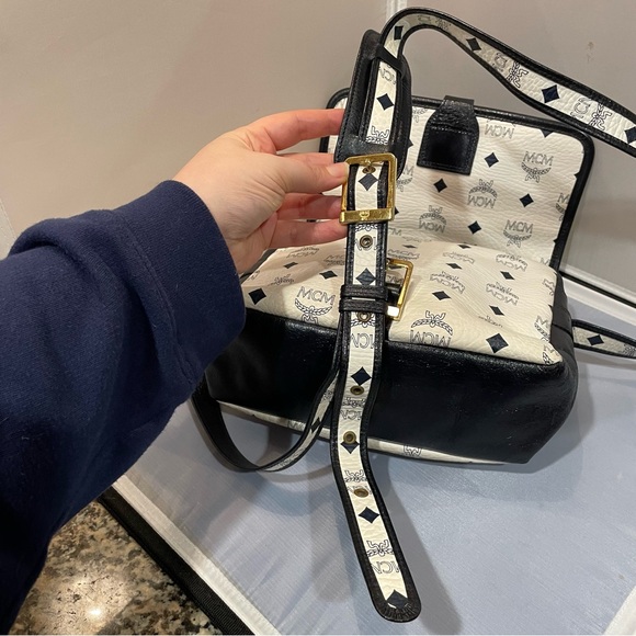 EUC MCM Patterned White & Black Crossbody Bag Purse VTG Gold HW Leather Auth!! - Picture 9 of 16